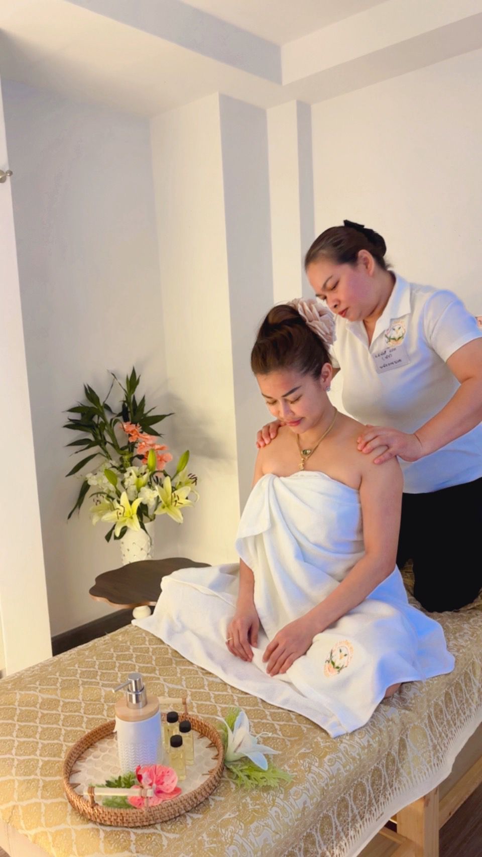 Wararat Spa team